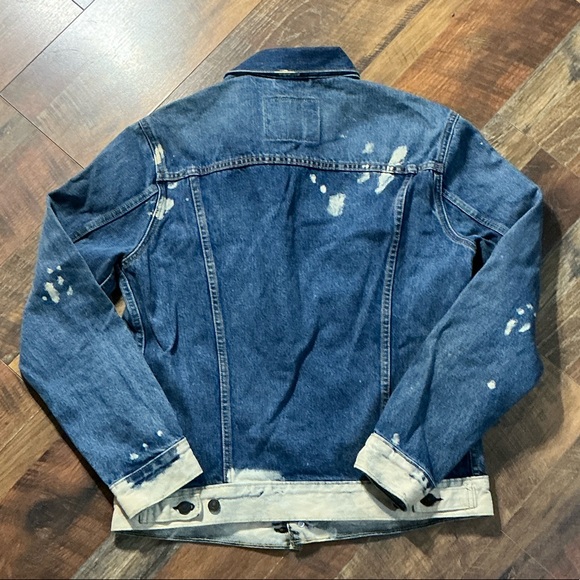 Levi’s Men’s Trucker Jacket - Baez Distressed Bleach Wash - Size M - Picture 9 of 9